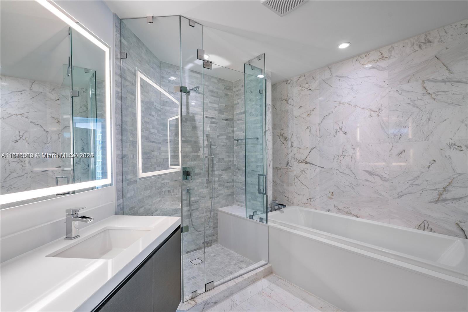 PARAMOUNT MWC - Residential