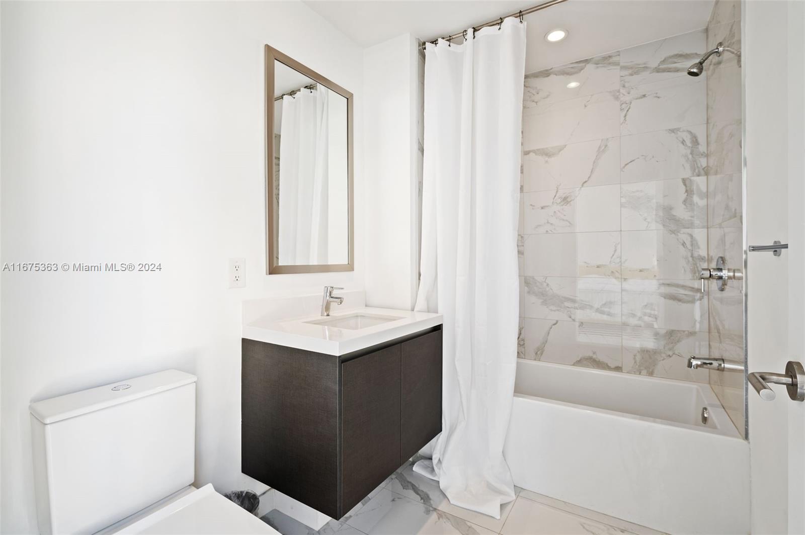 PARAMOUNT MWC - Residential