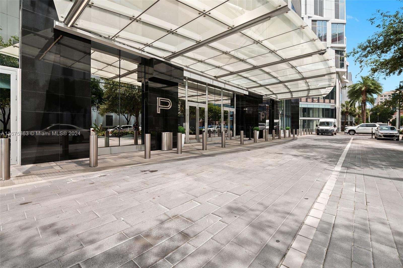 PARAMOUNT MWC - Residential