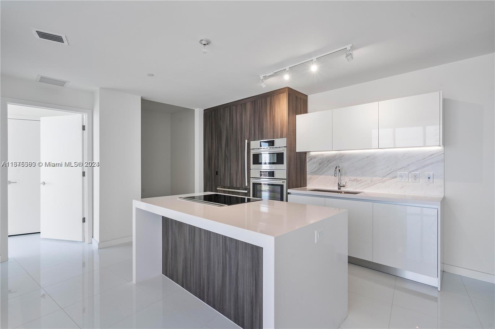PARAMOUNT MWC - Residential