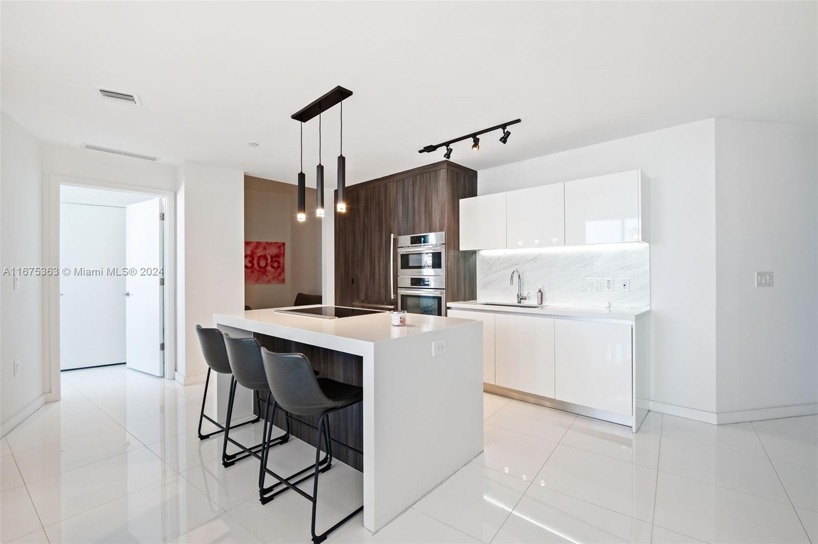 851 NE 1st Ave 909