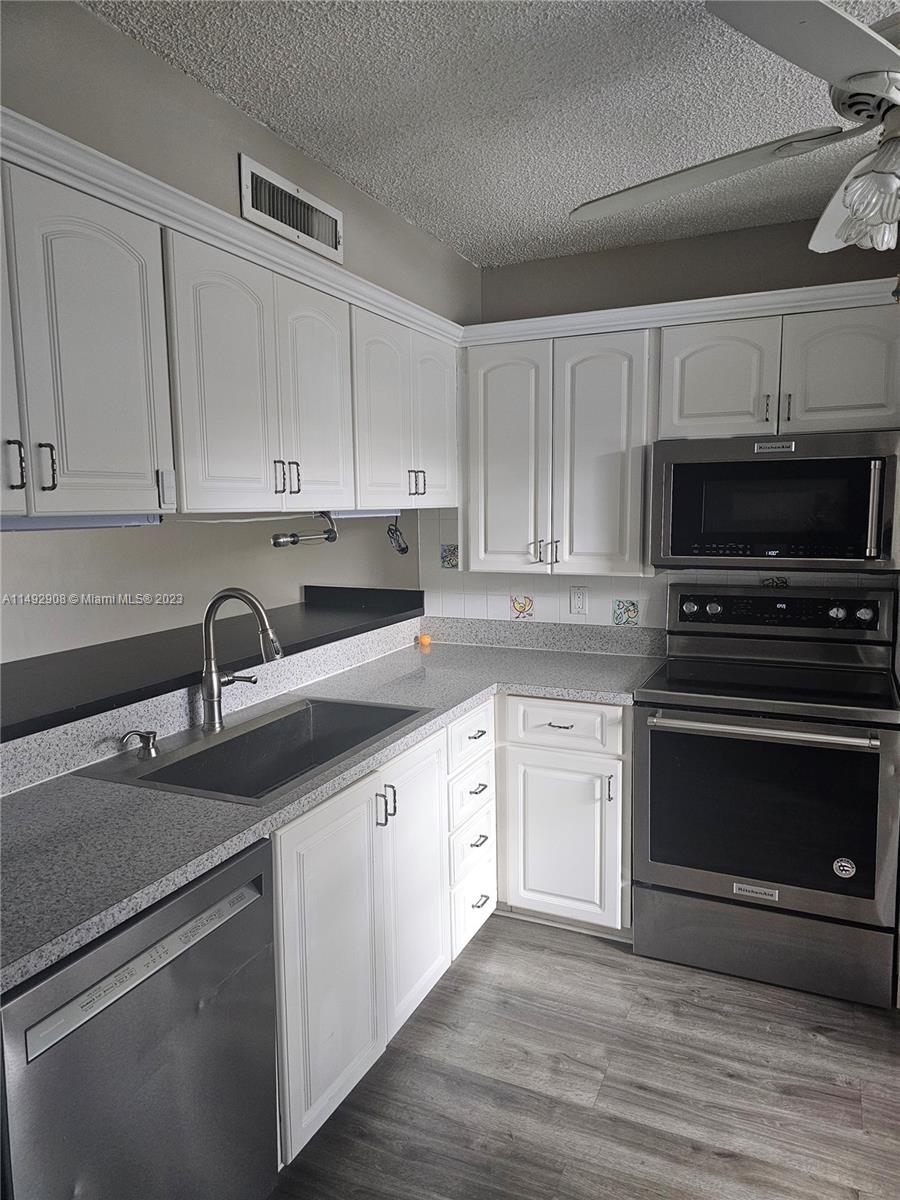 CONDO 2 OF WHITEHALL COND - Residential