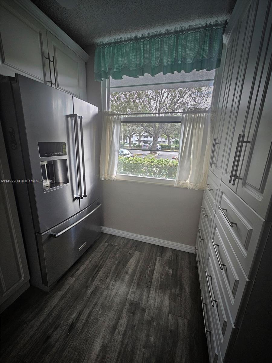 CONDO 2 OF WHITEHALL COND - Residential