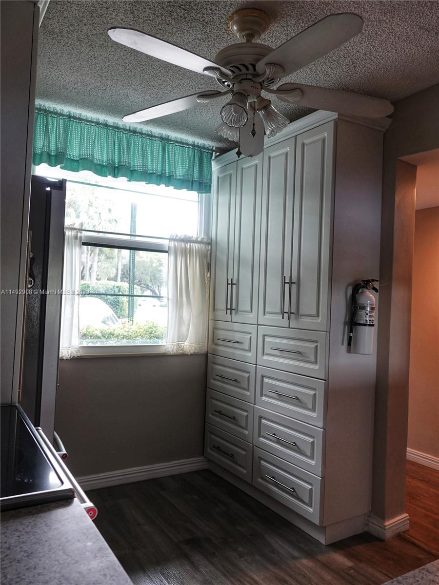 CONDO 2 OF WHITEHALL COND - Residential