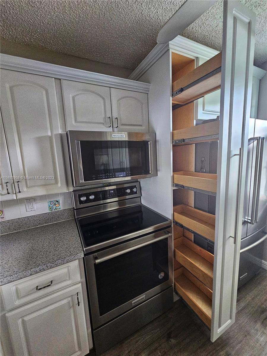 CONDO 2 OF WHITEHALL COND - Residential