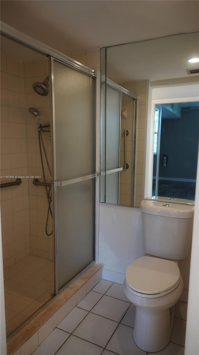 CONDO 2 OF WHITEHALL COND - Residential
