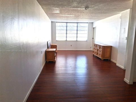 Tiny photo for 1770 NE 191st St #813-1, Miami, FL 33179 (MLS # A12019984)