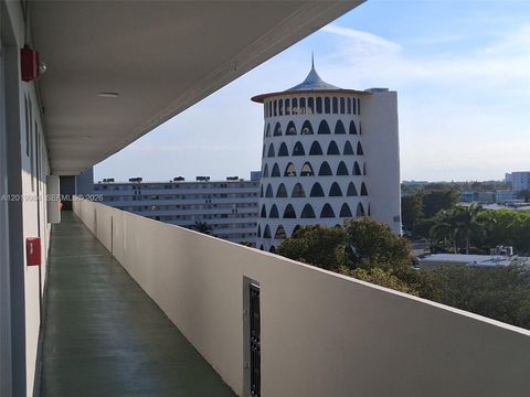Tiny photo for 1770 NE 191st St #813-1, Miami, FL 33179 (MLS # A12019984)