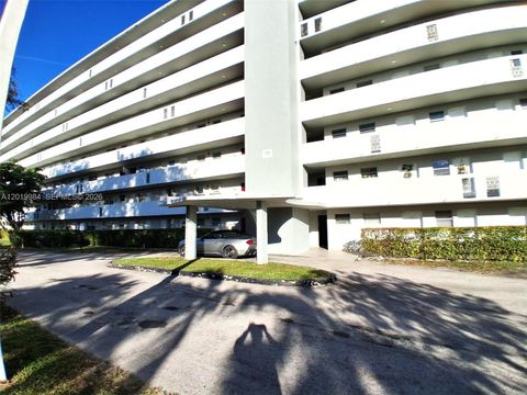 Tiny photo for 1770 NE 191st St #813-1, Miami, FL 33179 (MLS # A12019984)