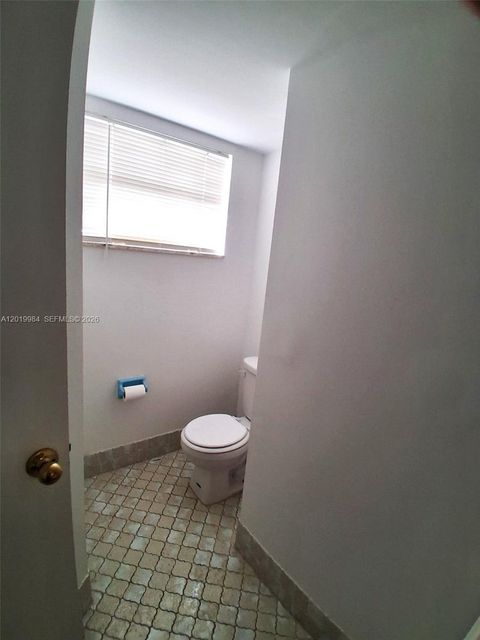Tiny photo for 1770 NE 191st St #813-1, Miami, FL 33179 (MLS # A12019984)