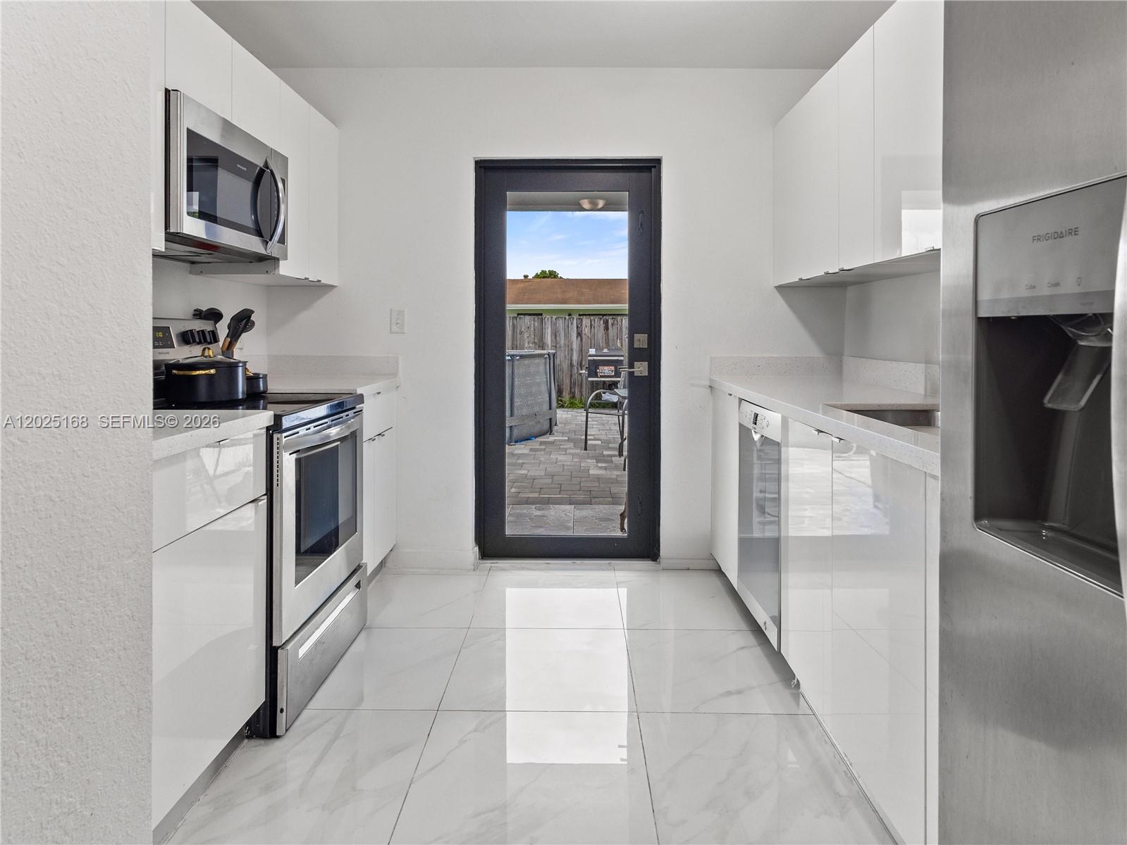 FIFTH ADDITION TO RICHMON - Residential