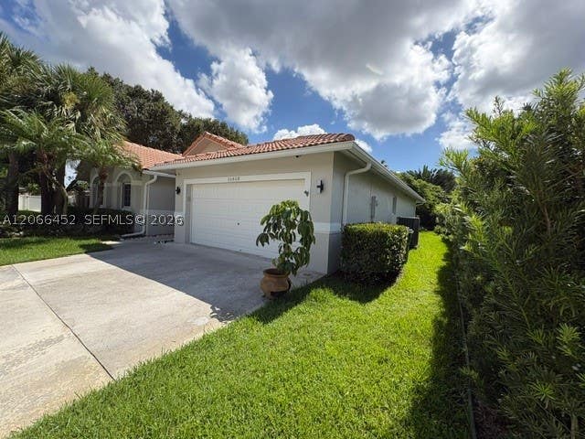 Photo of 16850 Crestview Ln, Weston, FL 33326 (MLS # A12066452)