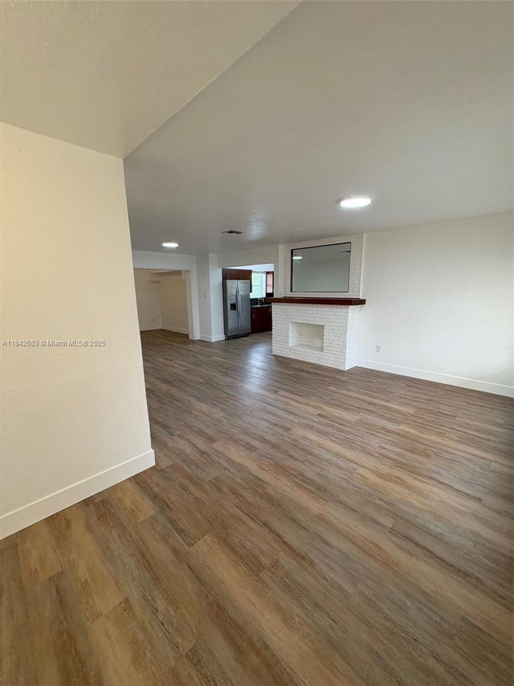 Photo of Hollywood, FL 33024 (MLS # A11842603)