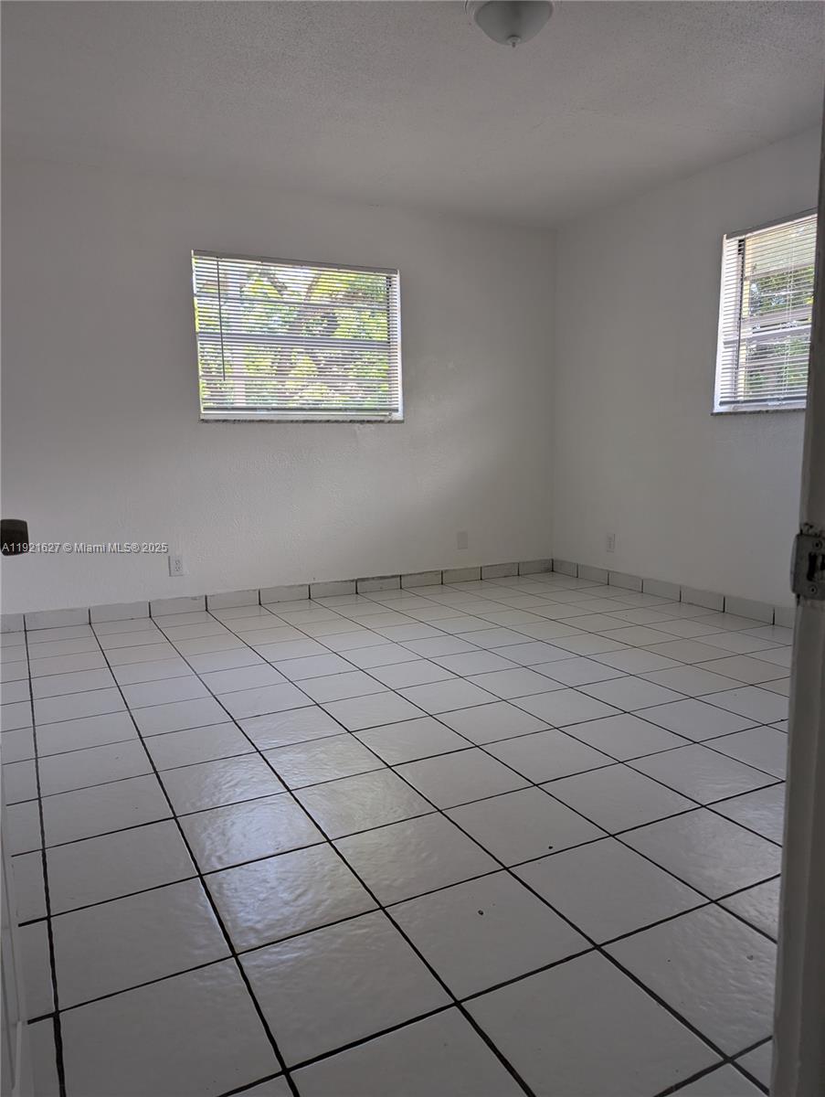 NORTH HOLLYWOOD - Residential Lease