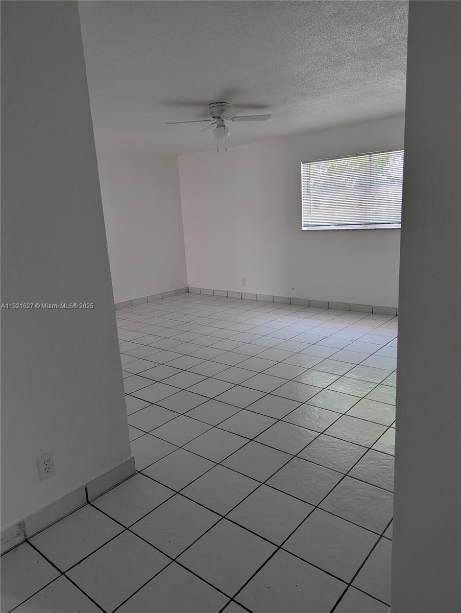 NORTH HOLLYWOOD - Residential Lease