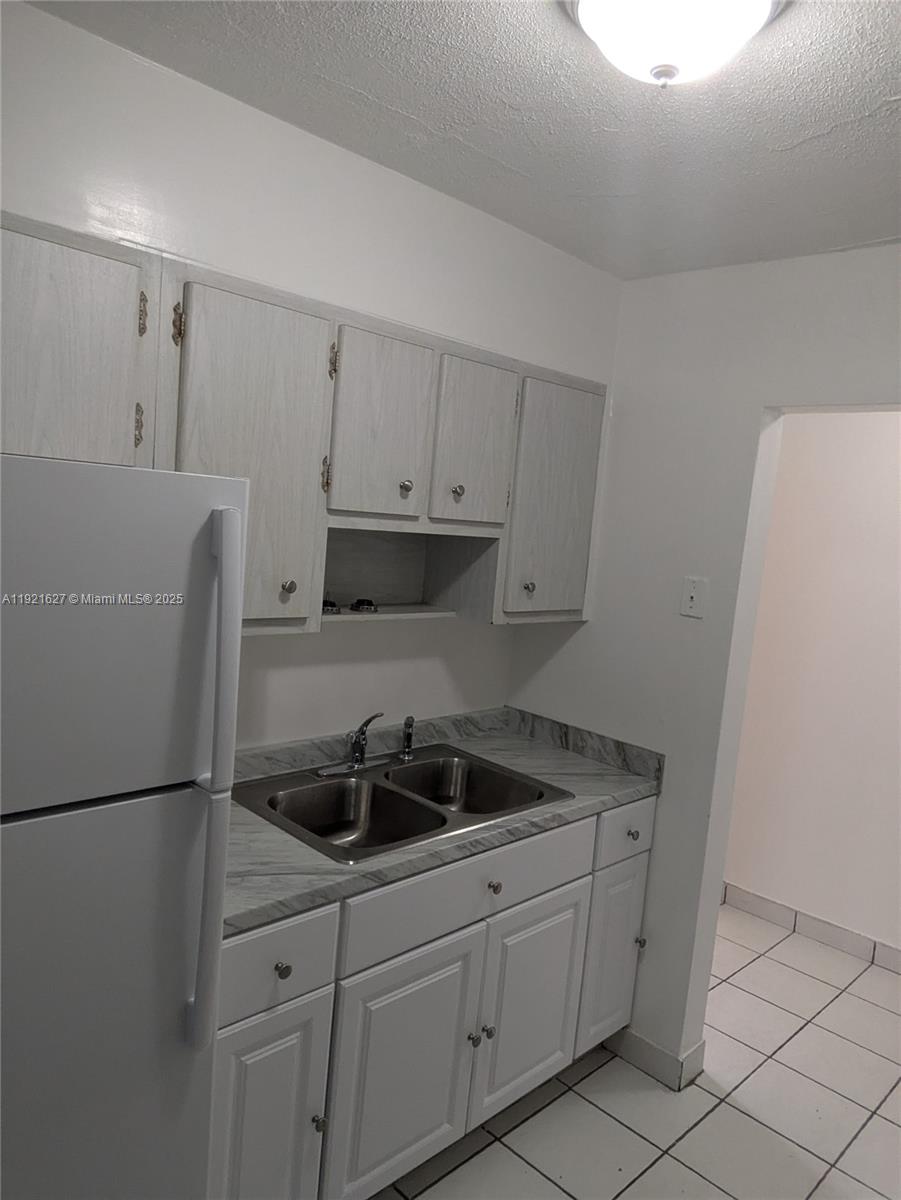 NORTH HOLLYWOOD - Residential Lease