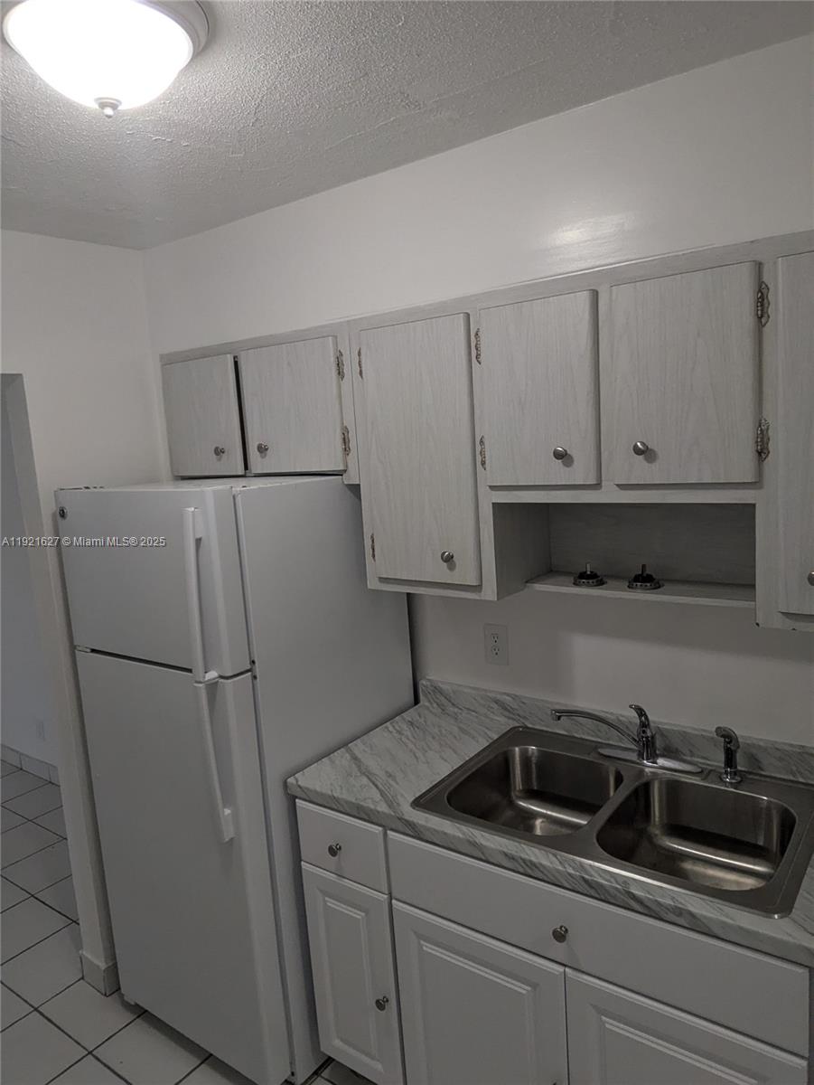 NORTH HOLLYWOOD - Residential Lease
