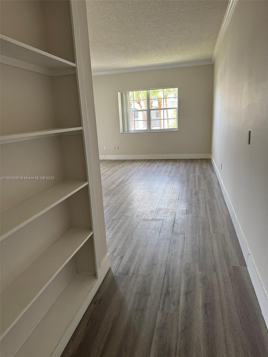 3245 NE 184th St 13310