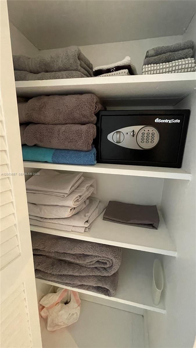 ARLEN BEACH CONDO - Residential Lease