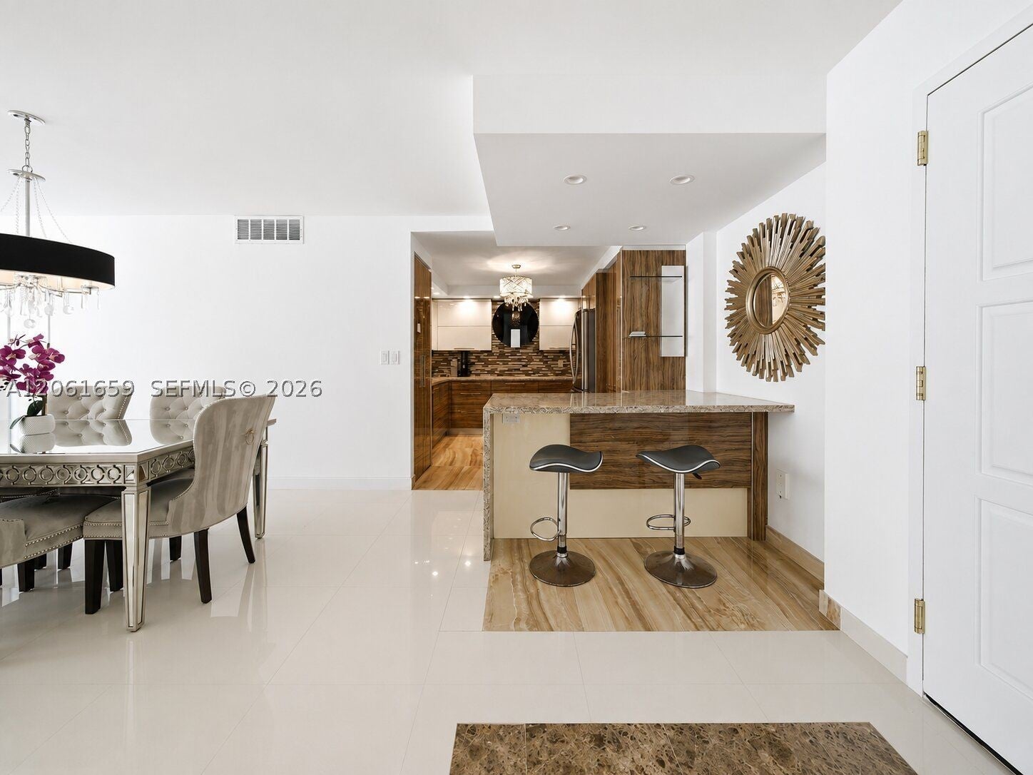 9801 Collins Ave 10V