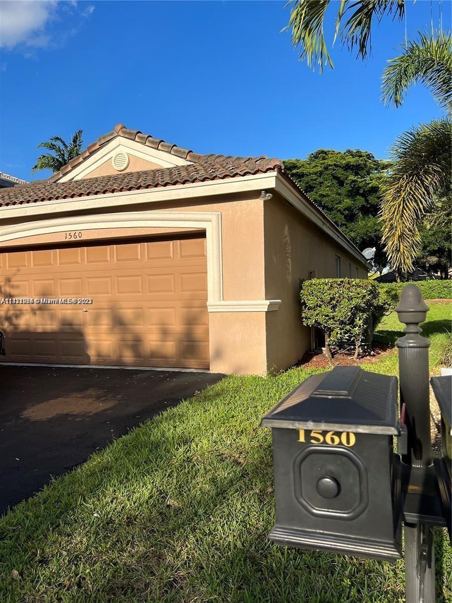 Beautiful home 3 bedrooms and 2 baths, amazing community close to schools and shopping