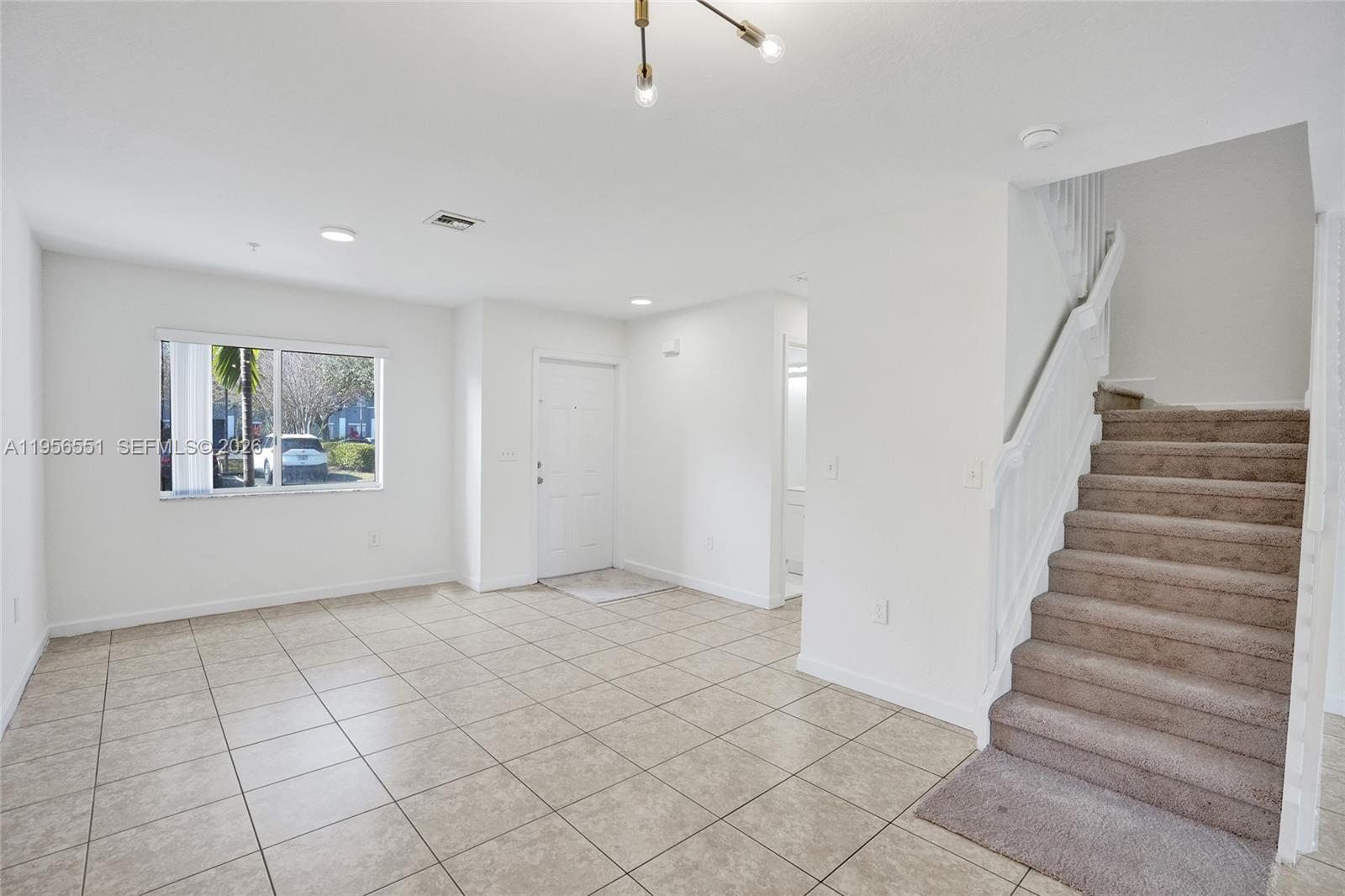 HOLLYWOOD RIDGE FARMS 2-1 - Residential Lease