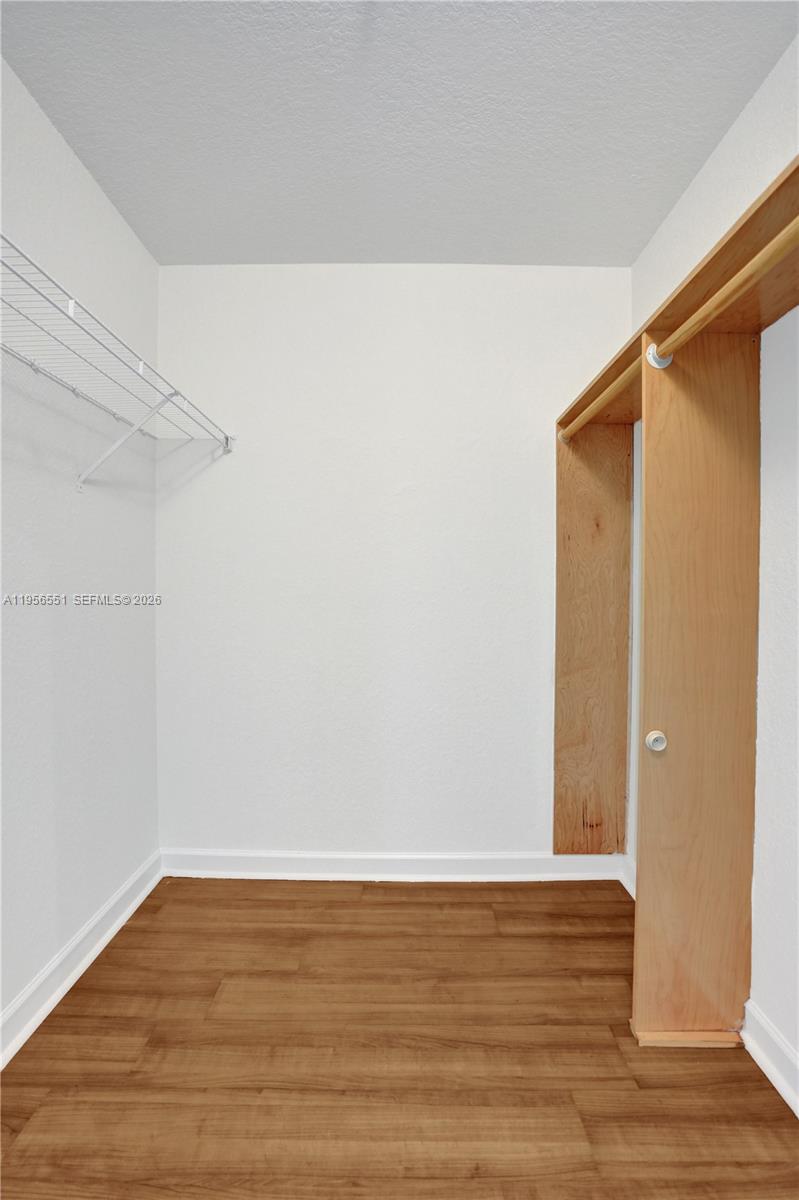 HOLLYWOOD RIDGE FARMS 2-1 - Residential Lease