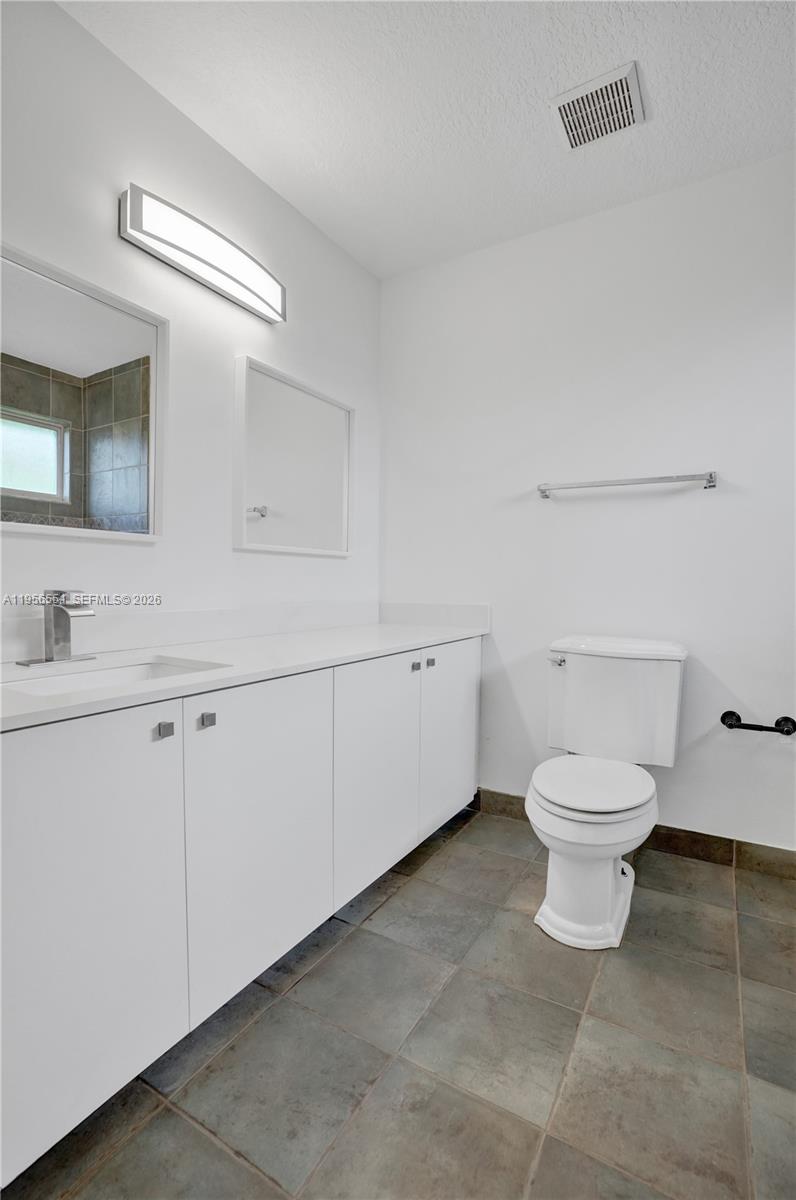 HOLLYWOOD RIDGE FARMS 2-1 - Residential Lease