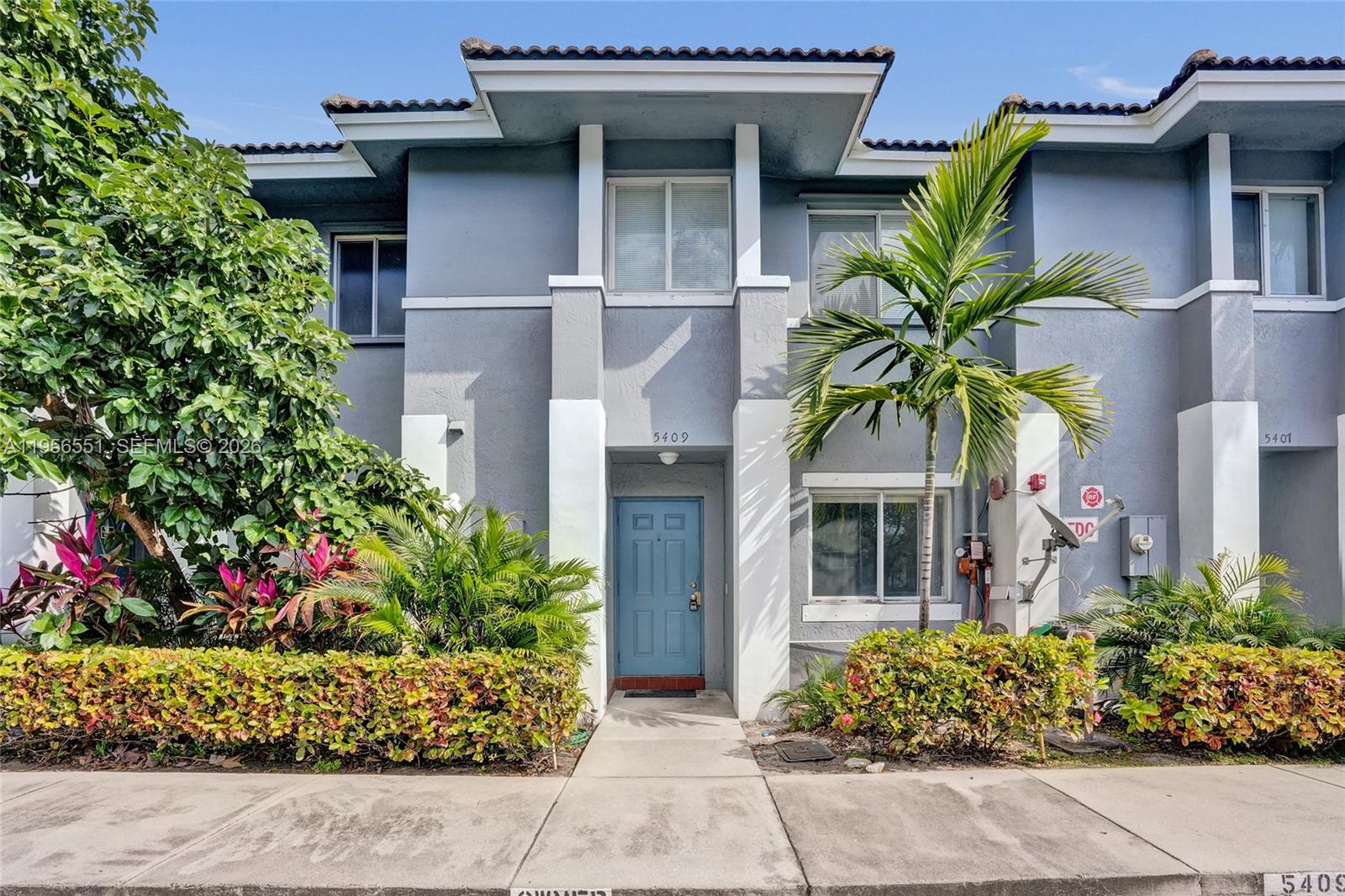 HOLLYWOOD RIDGE FARMS 2-1 - Residential Lease