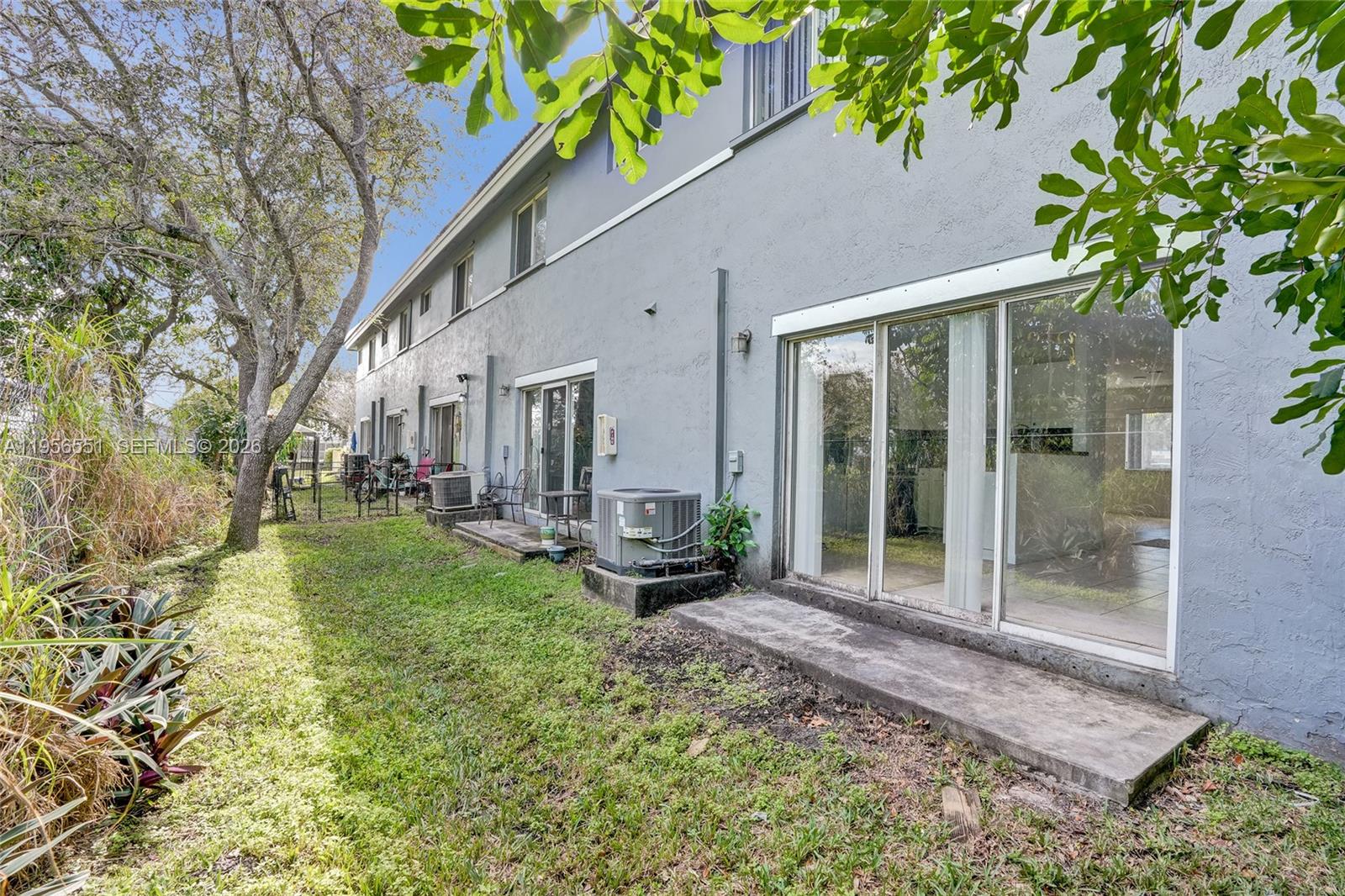 HOLLYWOOD RIDGE FARMS 2-1 - Residential Lease