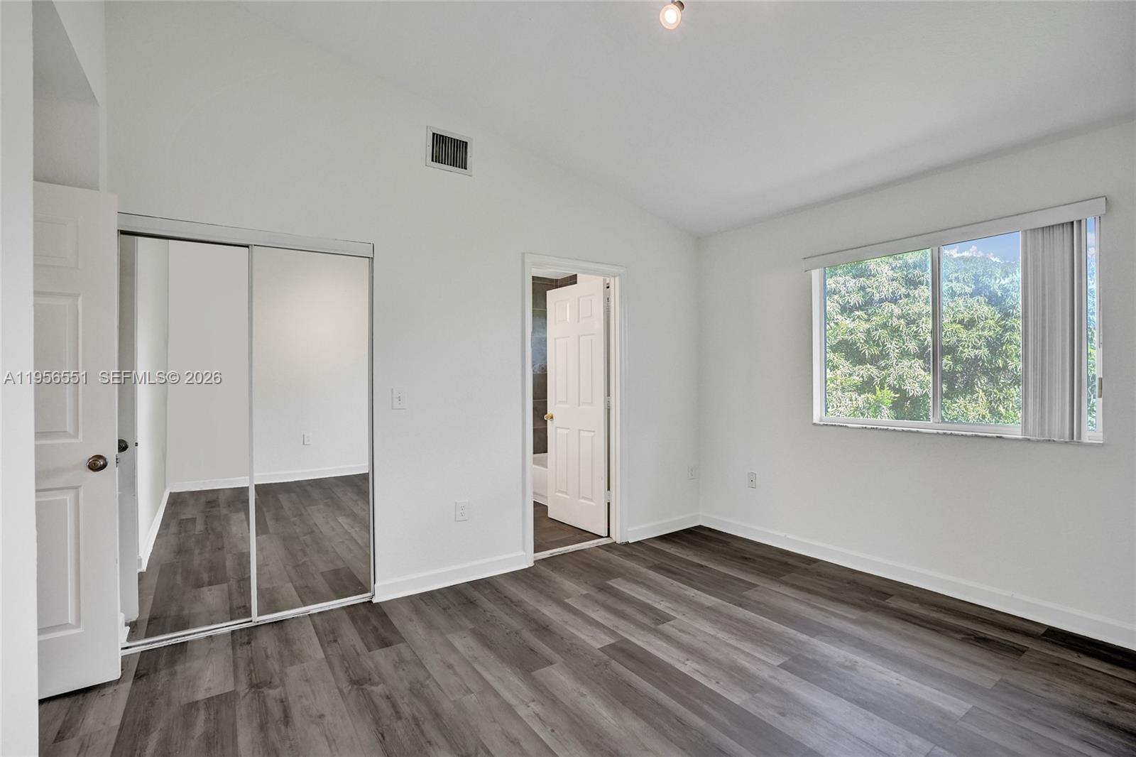 HOLLYWOOD RIDGE FARMS 2-1 - Residential Lease
