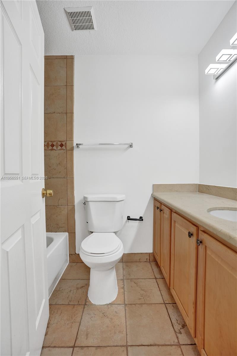 HOLLYWOOD RIDGE FARMS 2-1 - Residential Lease