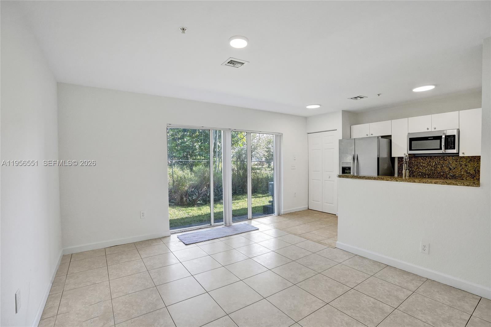 HOLLYWOOD RIDGE FARMS 2-1 - Residential Lease