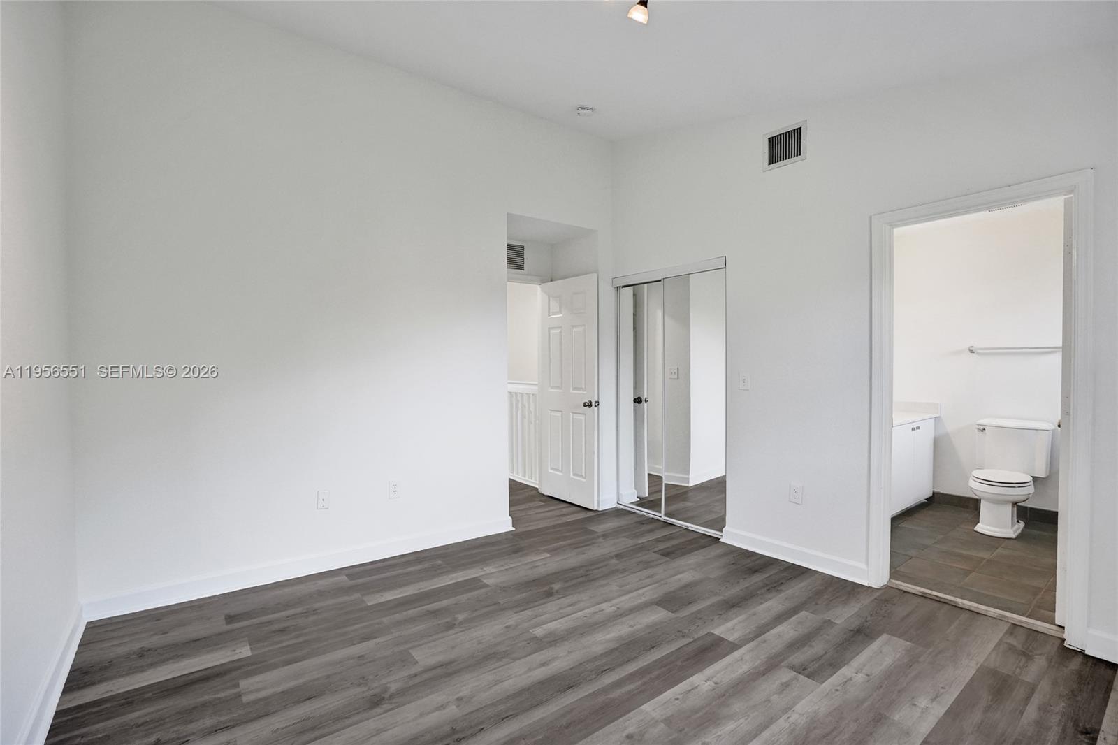 HOLLYWOOD RIDGE FARMS 2-1 - Residential Lease