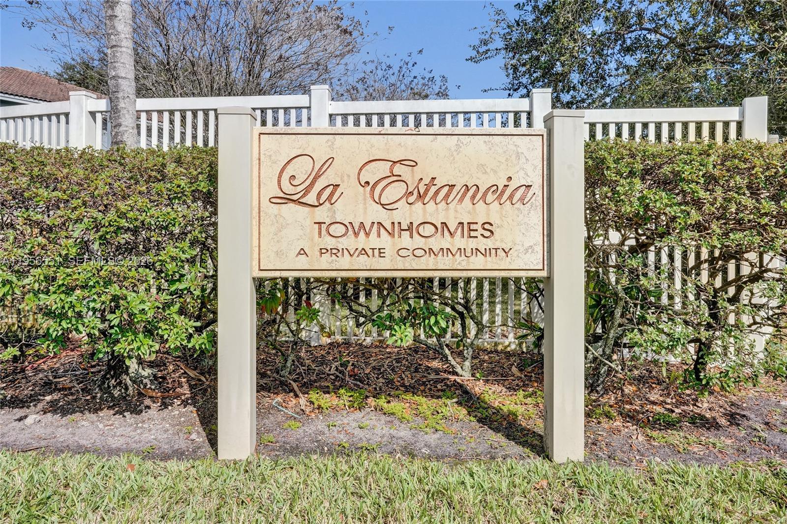 HOLLYWOOD RIDGE FARMS 2-1 - Residential Lease