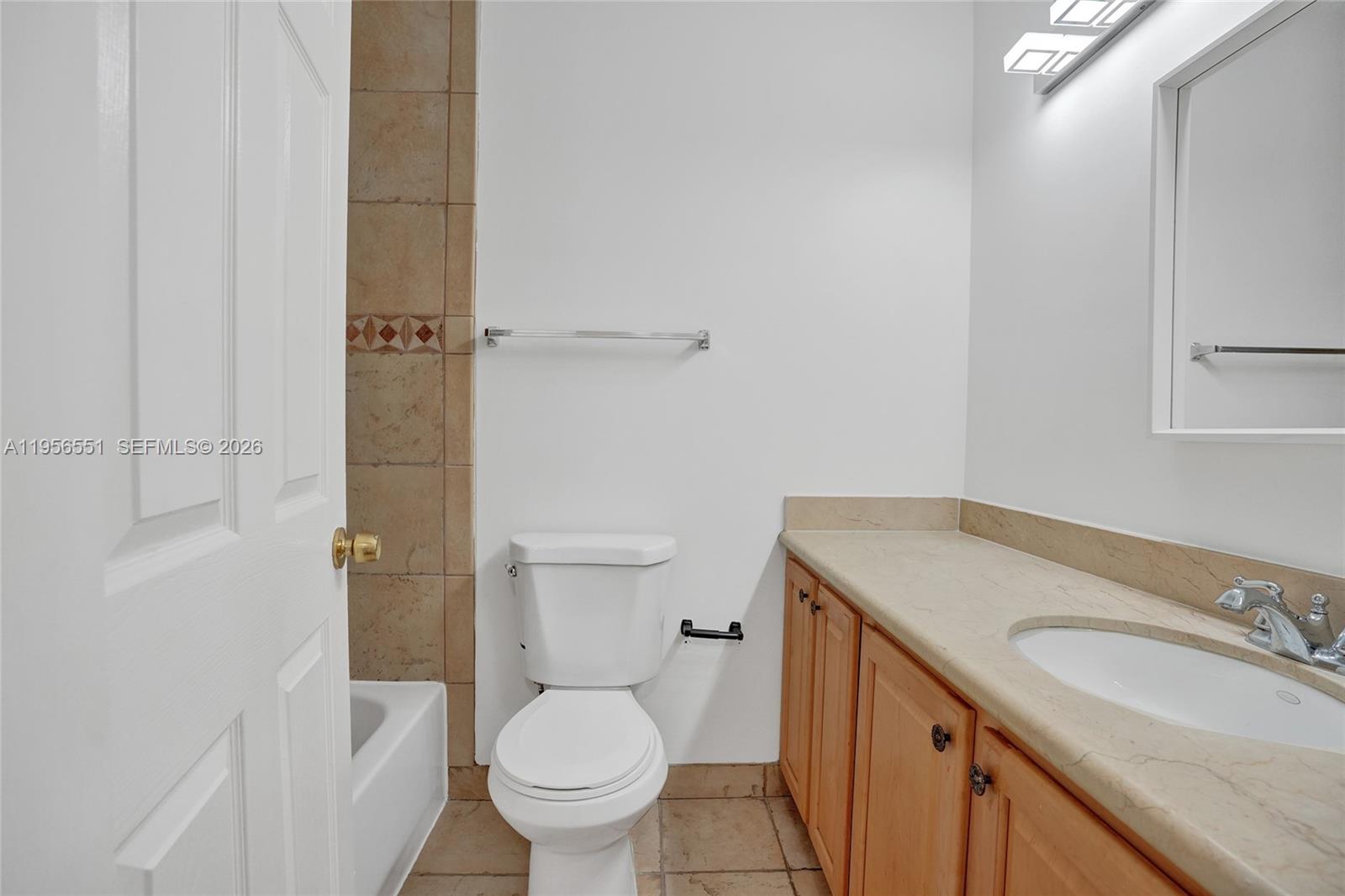 HOLLYWOOD RIDGE FARMS 2-1 - Residential Lease