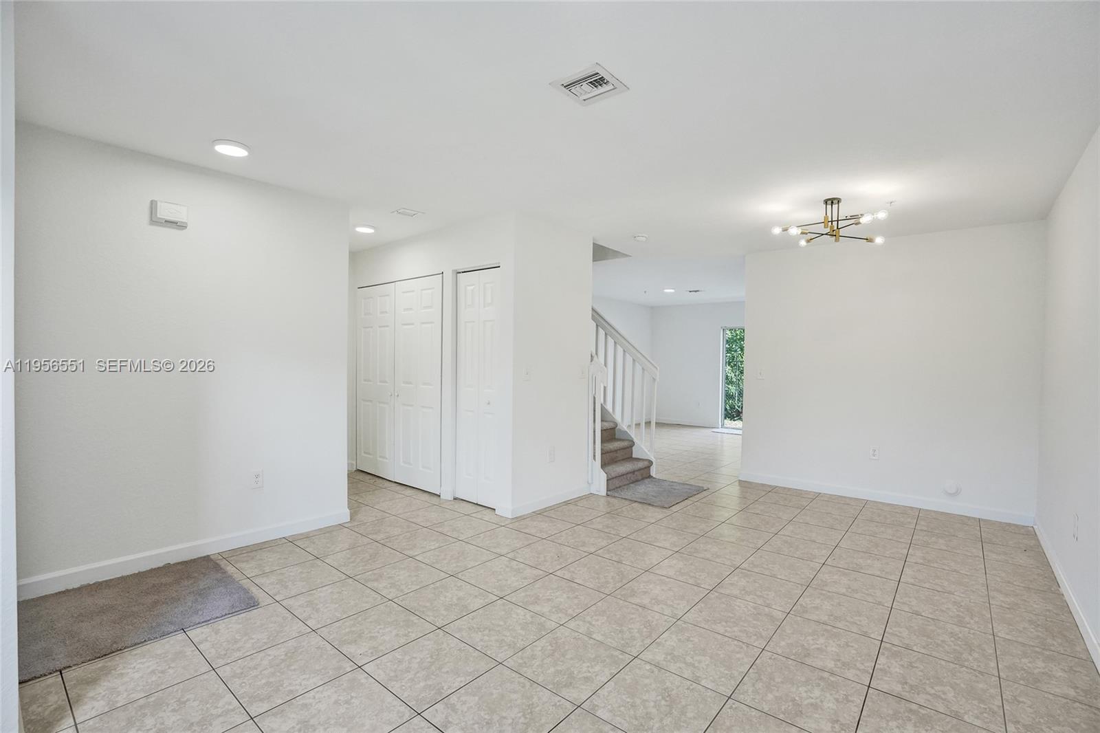 HOLLYWOOD RIDGE FARMS 2-1 - Residential Lease