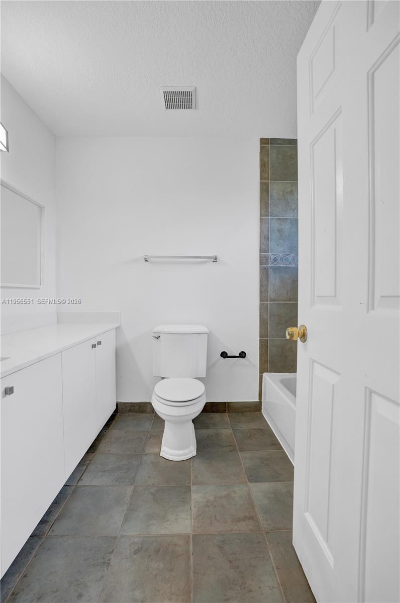 HOLLYWOOD RIDGE FARMS 2-1 - Residential Lease
