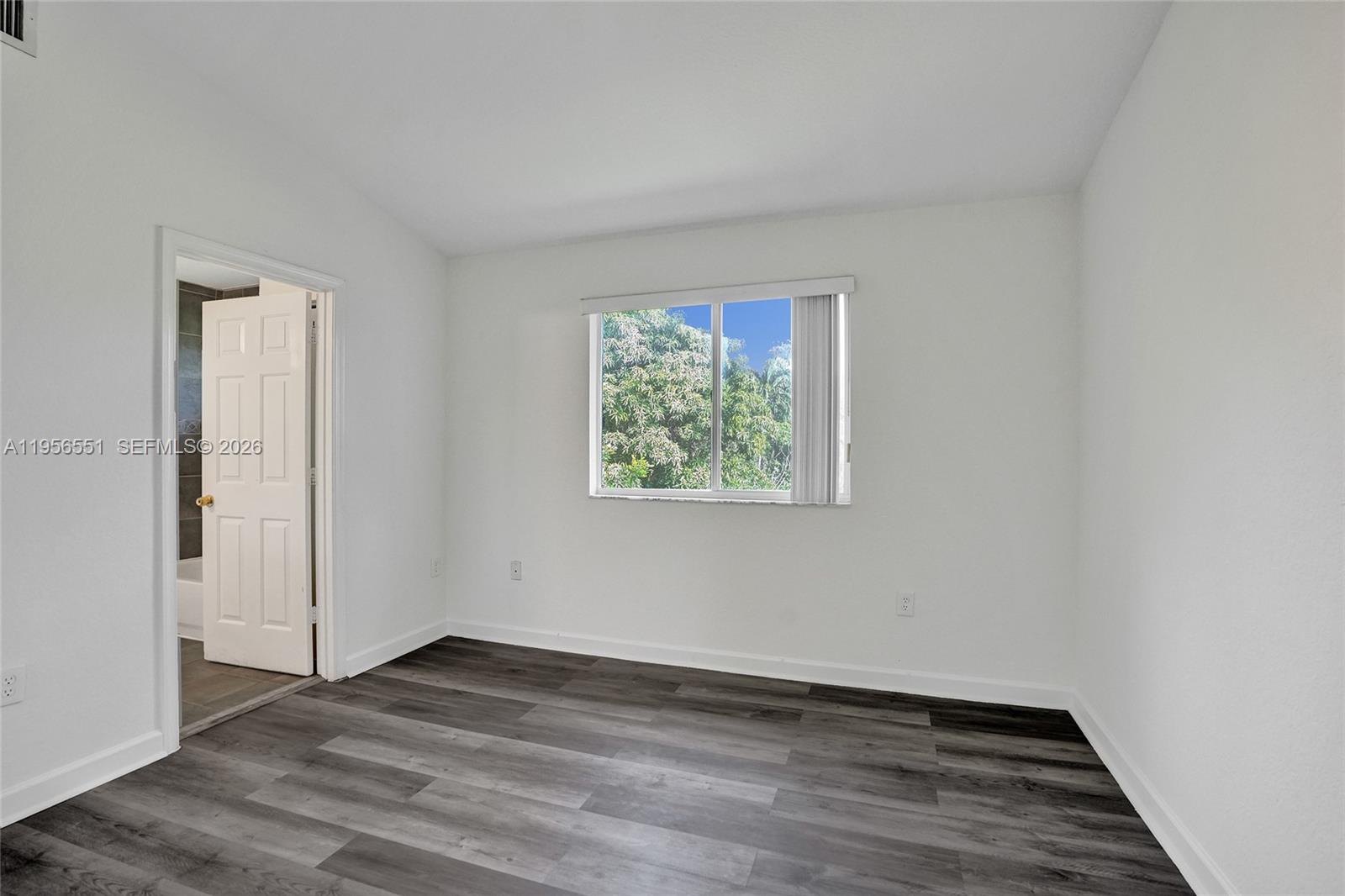 HOLLYWOOD RIDGE FARMS 2-1 - Residential Lease