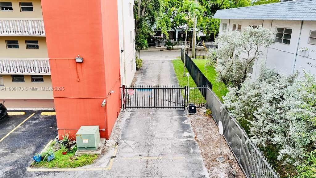 1475 TERRA TOWERS CONDO - Residential Lease