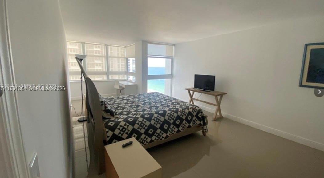 RENAISSANCE OF POMPANO BE - Residential Lease