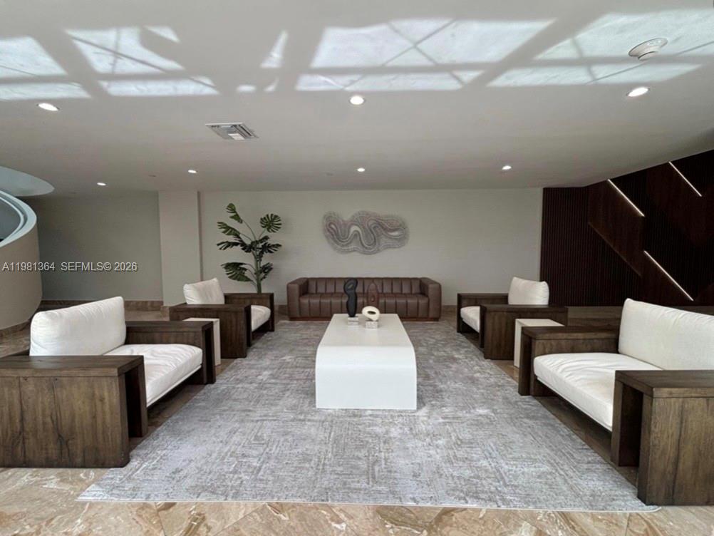 RENAISSANCE OF POMPANO BE - Residential Lease