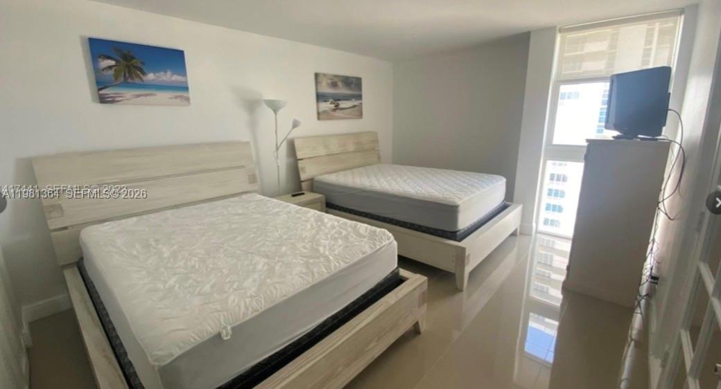 RENAISSANCE OF POMPANO BE - Residential Lease