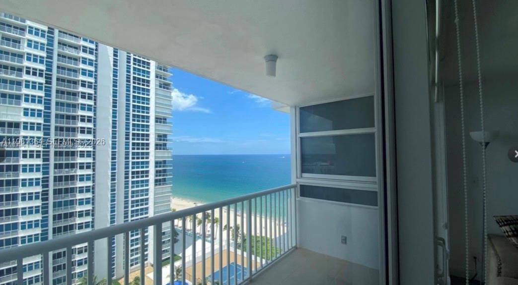RENAISSANCE OF POMPANO BE - Residential Lease