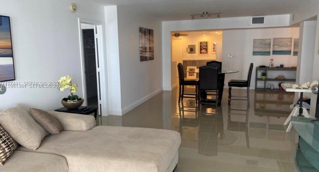 RENAISSANCE OF POMPANO BE - Residential Lease