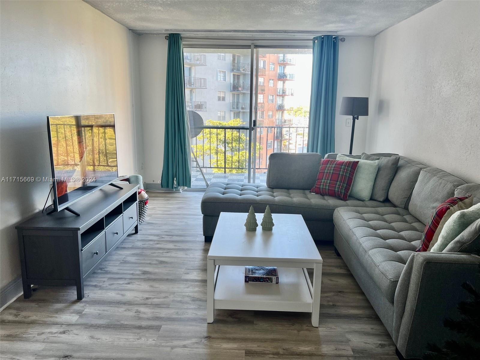 THREE HORIZONS EAST CONDO - Residential