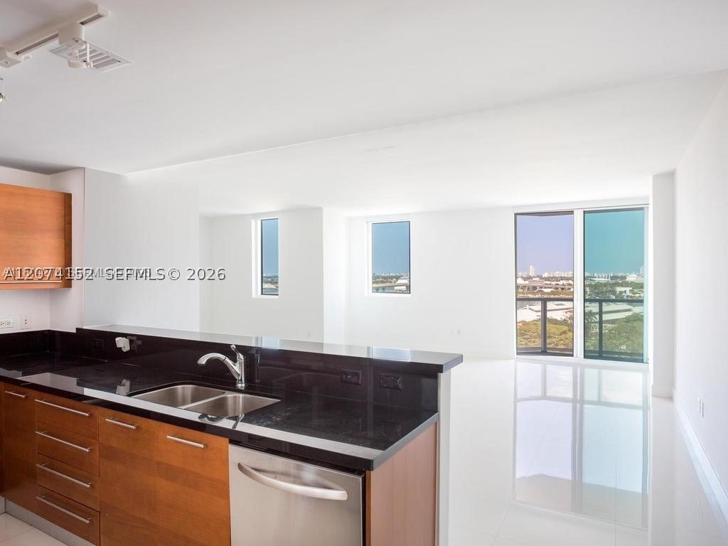 244 Biscayne Blvd 1002