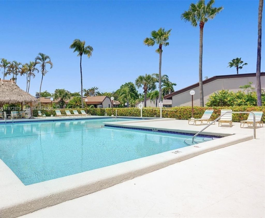 Photo of 2731 S Parkview Dr, Hallandale Beach, FL 33009 (MLS # A11972875)