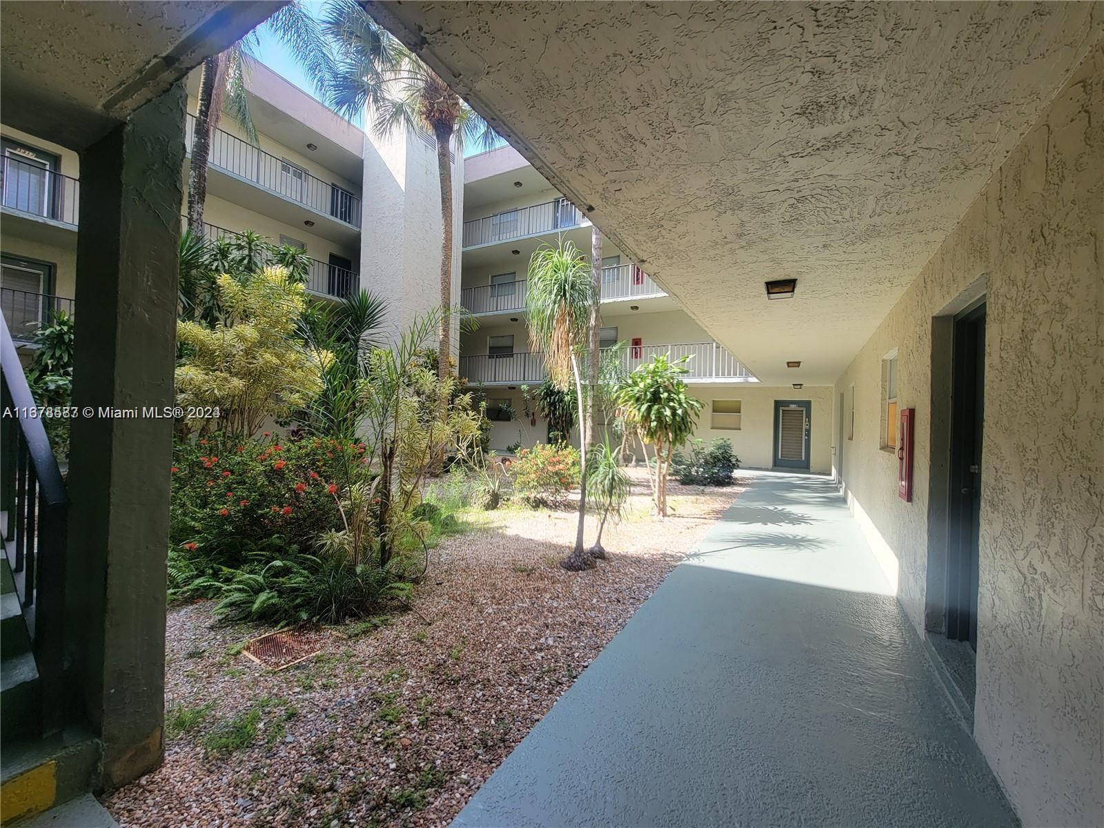 COURTYARDS OF BROWARD CON - Residential
