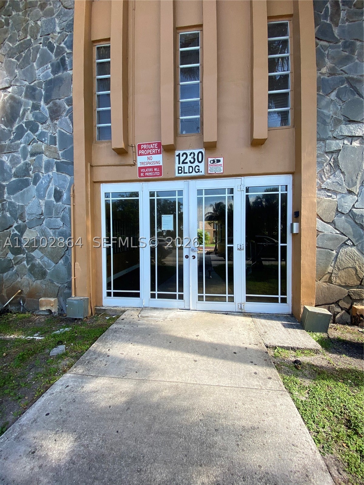 1230 W 54th St 221A